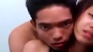 Pretty Young Indonesian Amateur Gets Intimate