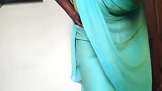 Desi Indian Stepmom Homemade Video - Big Natural Tits & Ass Desi Aunty