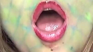 Woow! I Am a Sexy and Voluptuous Snake Swallowing Snakes!