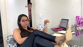 Goddess Kiffa Gives a Foot Worship Lesson to Her Lucky Student