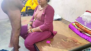 Desi Wife Hardcore Fucking Teen Boy - Blowjob & Cumshot in Hindi - Real Homemade Indian Aunty