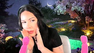 Webcam brunette solo masturbation