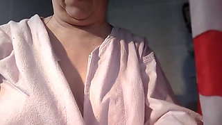 Veronica Rossi Official - She Invites You to the Shower with Her