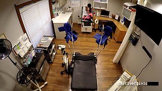 Minnie Rose Fucks Doctor Tampa - Petite Teen Creampie & Blowjob in Medical Parody