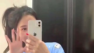 Korean Girl Show Her Tits
