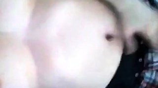 Stora tuttar Svensk hora som onanerar med en sexleksak