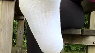 Sleaze blonde has the kinky foot fetish