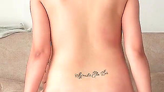 Horny Neighbor Comes to My House to Take a Bath and We End up Fucking in the Middle of Tiktok Live