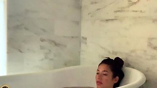 Big Boobs Busty Cam Chick HD