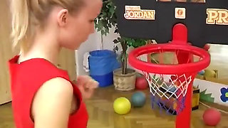 Cindy Gets Fucked at the Fitness Center