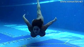 Canadian MILF Heidi Van Horny's X-Rated Pool Time