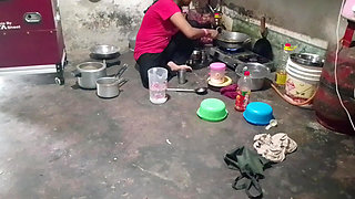 Bhabhi Ke Cock Suck Ke Apni Boobs Pe Pani Niki Hindi Audio