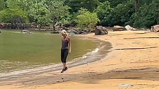 Homemade Accidental Sex - Handjob and Cumshot on Public Beach