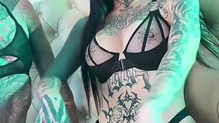 Alt honeys with pierced fuckboxes string on BUM SEX poke