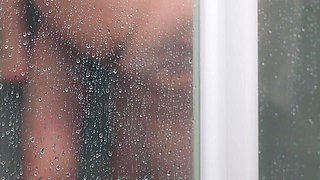 Seducing BF When Taking Shower, Ends up Squirting a Lot!