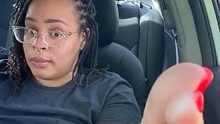 Amateur Foot Fetish Girlfriend Sucks and gives a Footjob