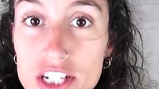 Webcam fun mature brunette with toys cum on cam