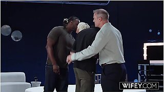 Bbc-hungry Milf Bree Brooks Gets Spit-roasted In Front Of Hubby