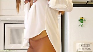 Flexible fit model Nikko Jordan plays with her massive vibrator
