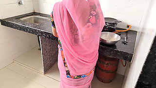 Aaj Bhabhi Ki Kichin Me Karte Bawkt Ki Bhabhi Ki Jabarjast Chudayi