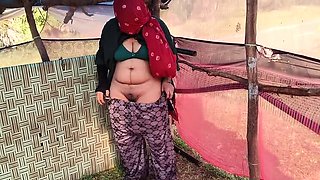 Sunisha Hot Desi Wife Hardcore Outdoor Sex with Boyfriend - Indian Bhabhi MMS Viral