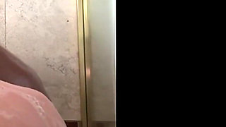 Shower Sucking Dick