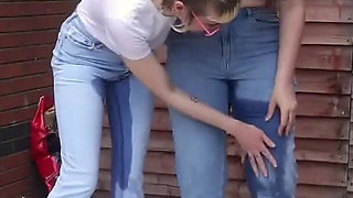 Lesbian Kissing & Jeans Wetting W Rosa & Carrie