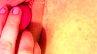 Amateur close up ass toying