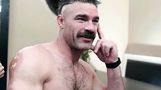 Turned on hottie seduces stranger for pumping