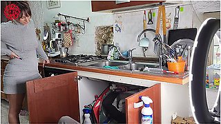 I Washed The Squirt Plumber And He Pounded My Pussy (cuckcold,roleplay)