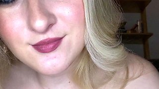 Shaved pussy blonde Tasha Reign with big boobs goes solo