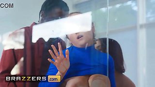 Brazzers - crimson eviee gets distracted from the heist by a Big Cock & loves a three-way with coworkers lucy lotus & damion