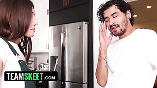 Sofie Marie and Maya Woulfe Sabotage Their Men's Challenge