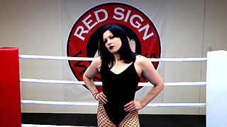 Goth Delilah Vs Lola Marie