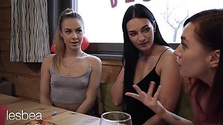 Striking Alecia and Leanne's leanne lace dirt