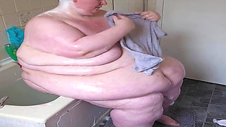 SSBBW Unable to Bath Part 2 in the Bathroom