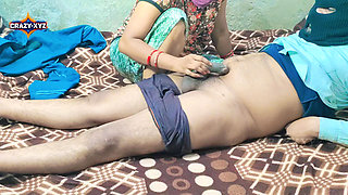 Indian Bhabhi Aaliyah Yasin Fucks Her Pussy Whilst Speaking Hindi