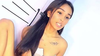 Amateur Webcam Chick Masturbates On Webcam More at