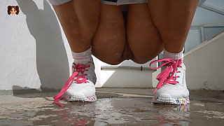 Delicious college girl pee