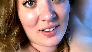 Big boob brunette masturbates on webcam