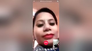 Desi Bhabhi Shows Her Boobs On Vc