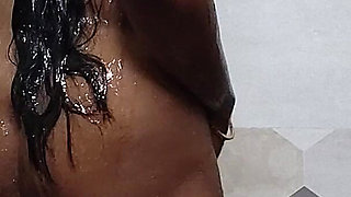 Bath Show Tamil Girl