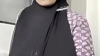 Indian Hijabi Khatoon Girl Fatima First Time Sex in Hotel to Make Her Boyfriend Happy