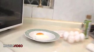 Japanese Housewife Gives Intense Blowjob - Asian MILF Experience