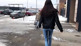 Katty enchants with thrilling passion on a daring and intimate walk