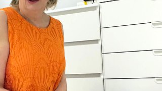 Masturbation close up Tamara big clit