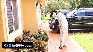 Petite tramp Carolina Sweets fucked poolside