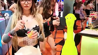 Perfect ass amateur bangs in public
