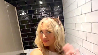 Peeing at the Mall in Australia