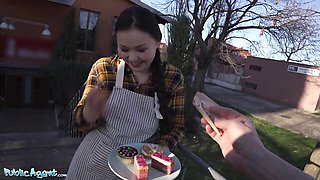Alluring Luna TrueLove at black haired action